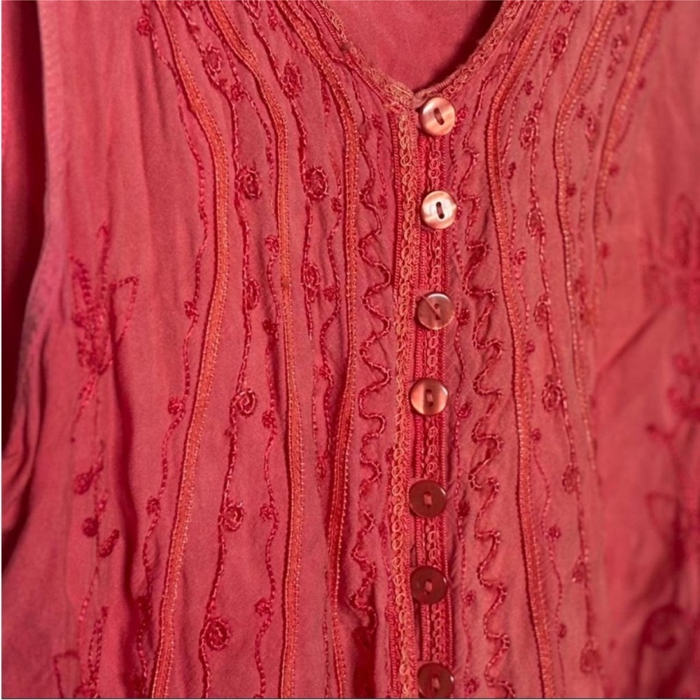 Papa Vancouver Sleeveless Embroidered Coral Button-Front Top - Picture 5 of 9